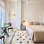Calamari Homes - Centenario 406 - Walled City