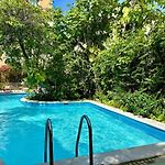 Calamari Homes - Centenario 406 - Walled City